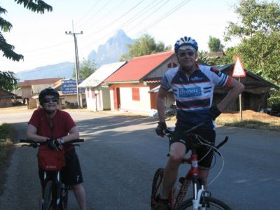 Alan and Gail McMeekin Cycling on the  tour with redspokes